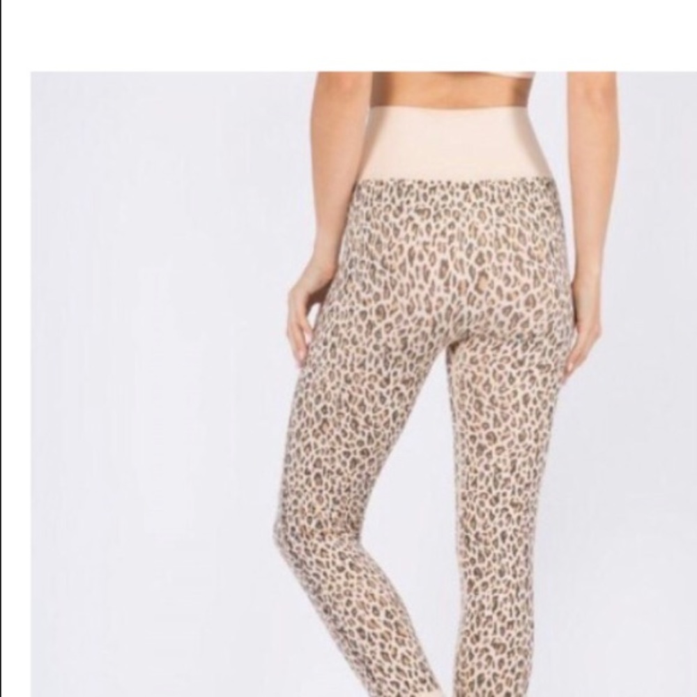 YELETE Active Seamless Cheetah Print Leggings - Picture 2 of 5